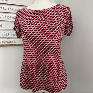 Worthington Pink Geometric Print Short Sleeve Blouse Pleated Neckline Size M